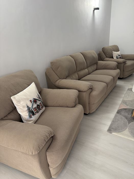 Vand canapea cu doua fotolii