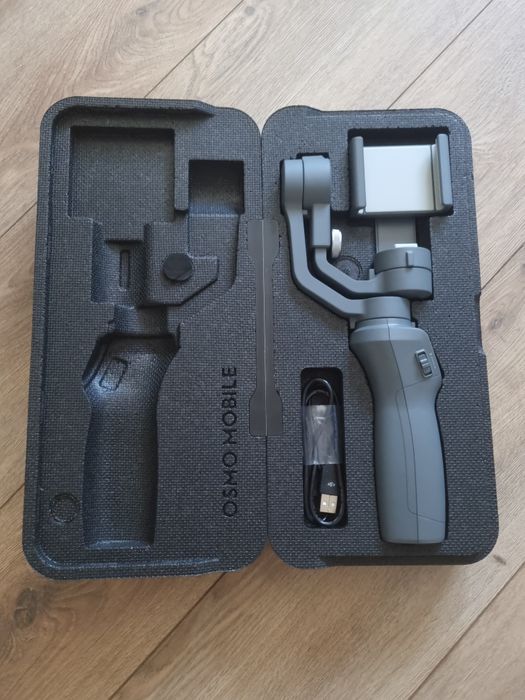 DJI Osmo Mobile 3 – stare foarte bună, complet