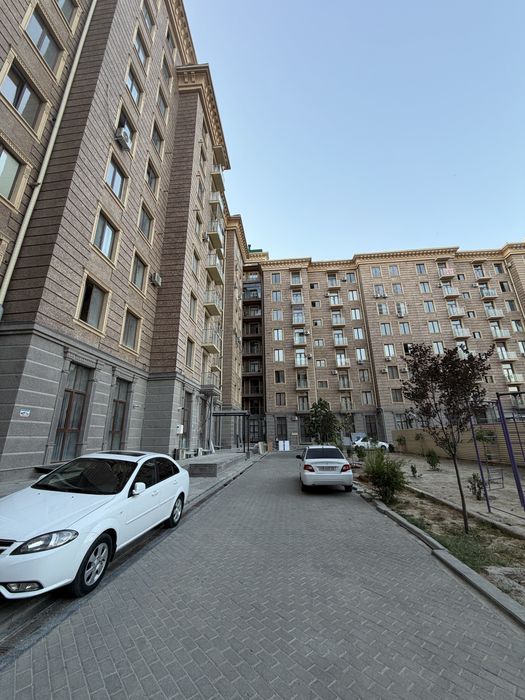 3 xonali kvartira zur rimont qilingan