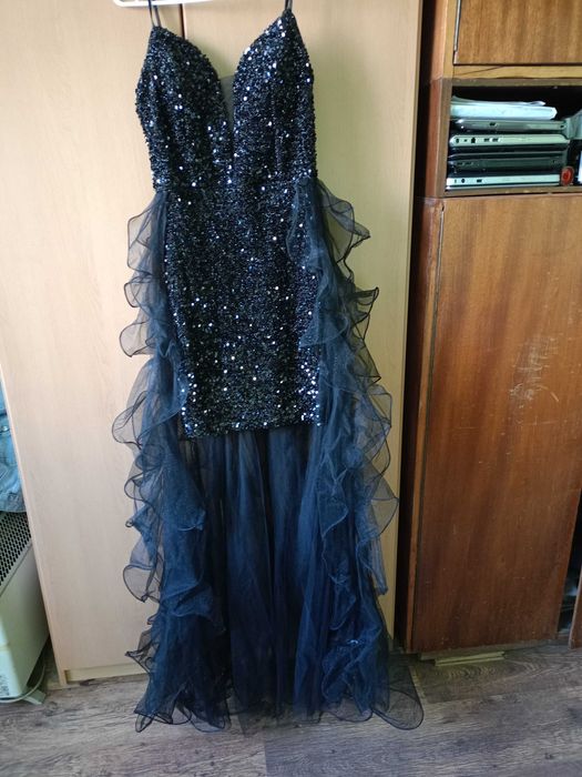 Абитуриентска рокля