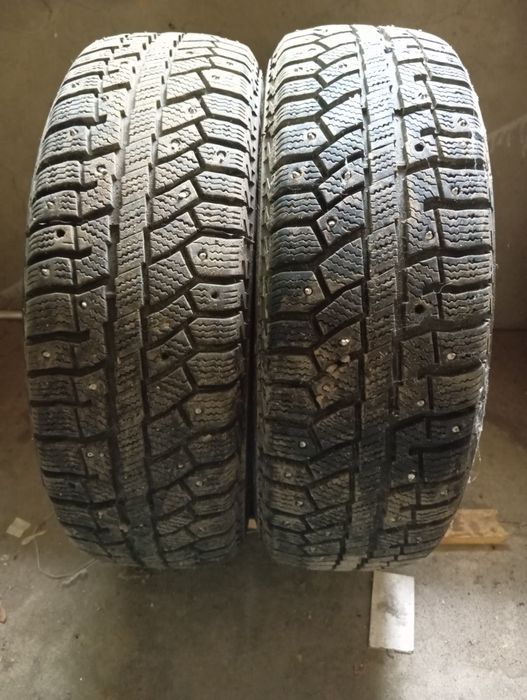 Шины зимние размер  185/65/14 .