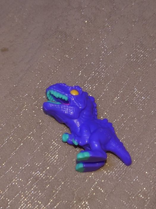 Продам динозавры Киндер Джой