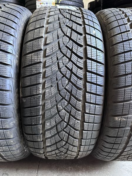 275/45/21 Goodyear 4бр