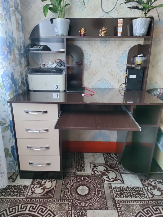 Компьютерный стол