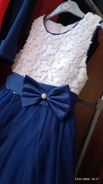 Уникална дълга детска рокля за официален повод 120 р-р