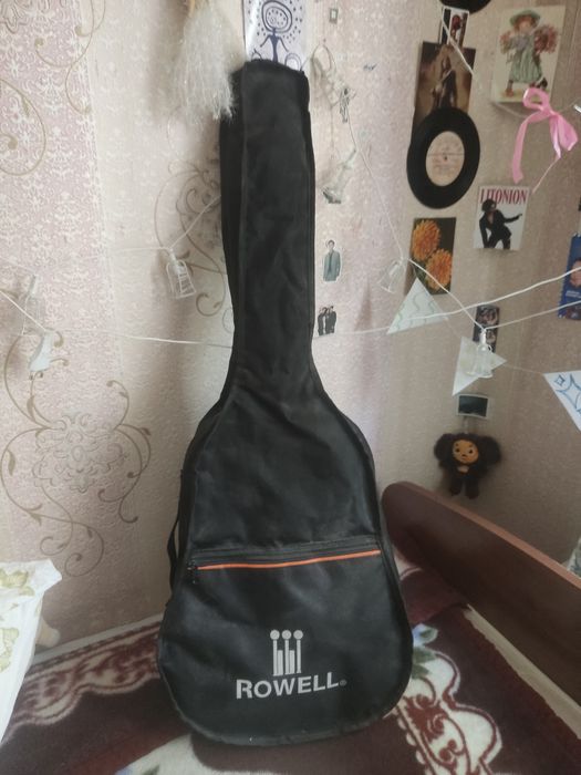 Акустическая гитара