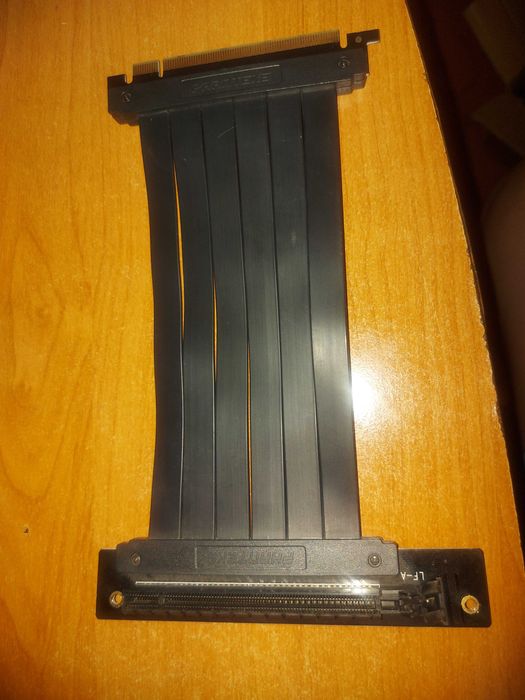 Райзер вертикальный для видеокарты.