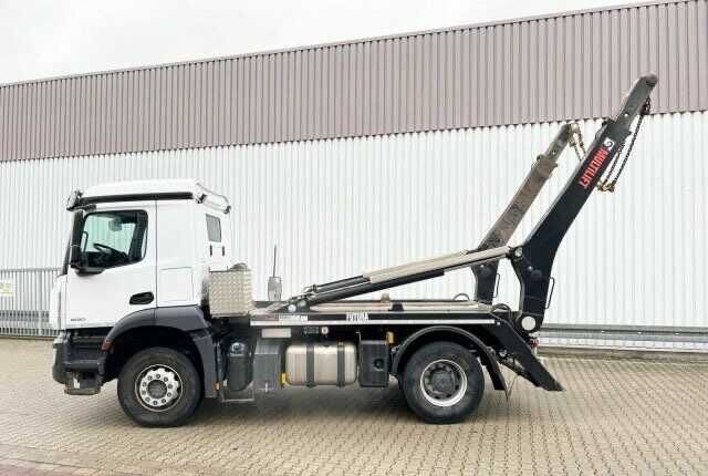 Контейнери за строителни и битови отпадъци.