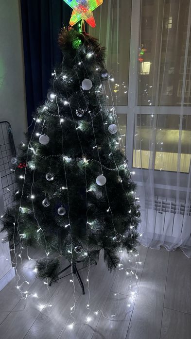 Продам Ёлку 180 см