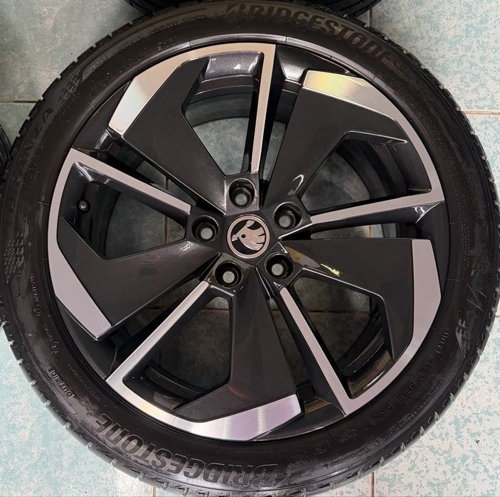 Jante aliaj R18 originale SKODA Octavis RS Superb 225/45/18 Bridgeston