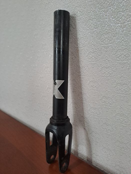 Продаеться вилка для трюкового самоката в идеальном виде