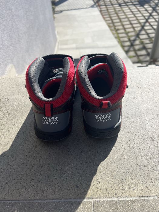 Adidasi bascheti Geox cu LED marimea 35