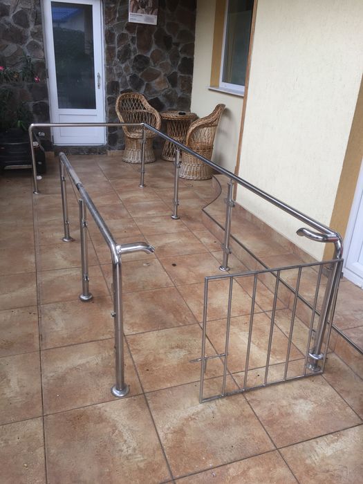 Balustrada inox cu geamuri securizate fumurii