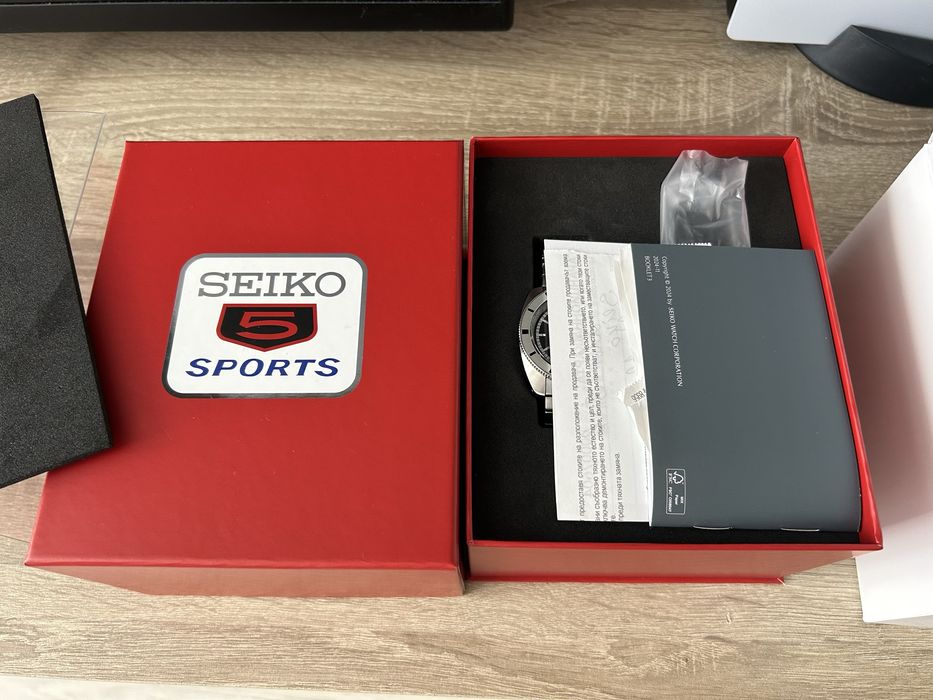 SEIKO 5 Sports ‘Pepper Black’ 1968 Recreation LIMITED EDITION SRPL05K1