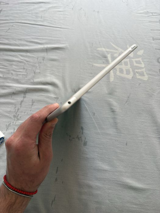 iPad 9th generation (2021)- 10.2