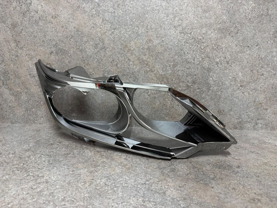 Запчасть на фару camry