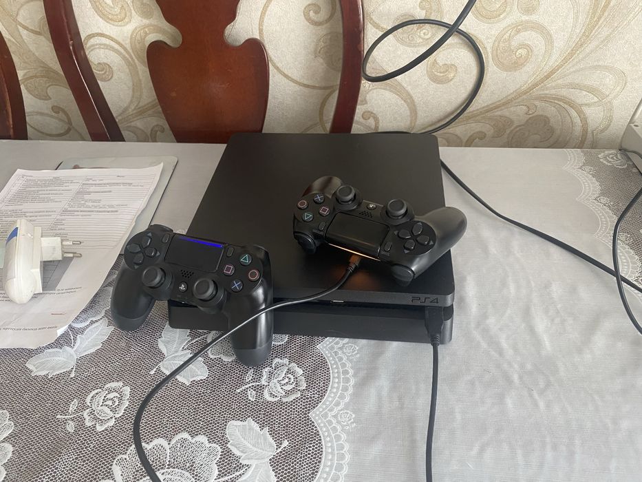 Ps 4 slim продам два джойстика