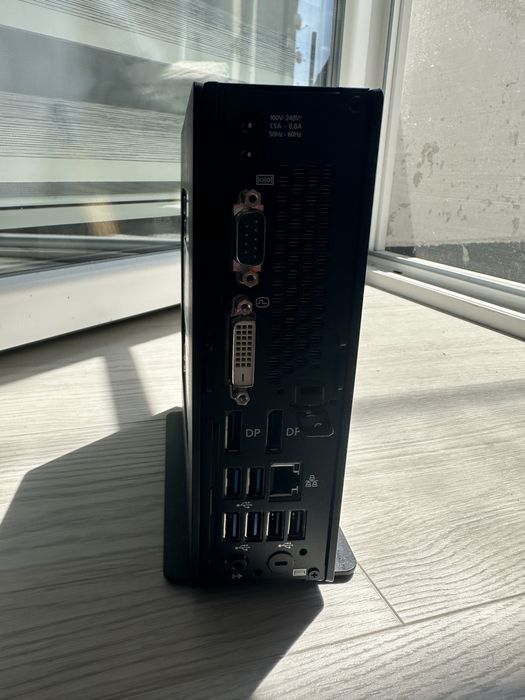 Fujitsu Esprimo - Кomnakmu Бизнес Кoмпютри