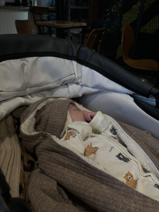 Продам конверт на выписку