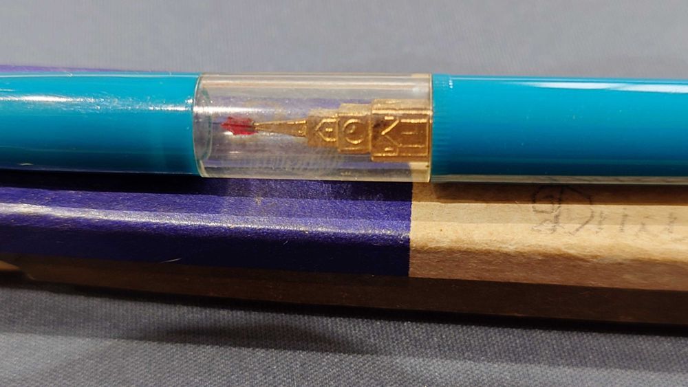 Автоматичен ретро молив