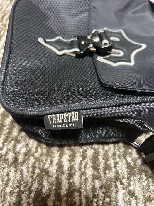 Trapstar reflective чанта