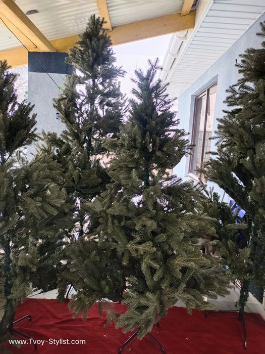 Ёлка искусственная, игрушки