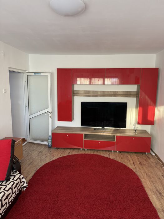 Ofer spre inchiriere ap. 2 camere semidecomandat