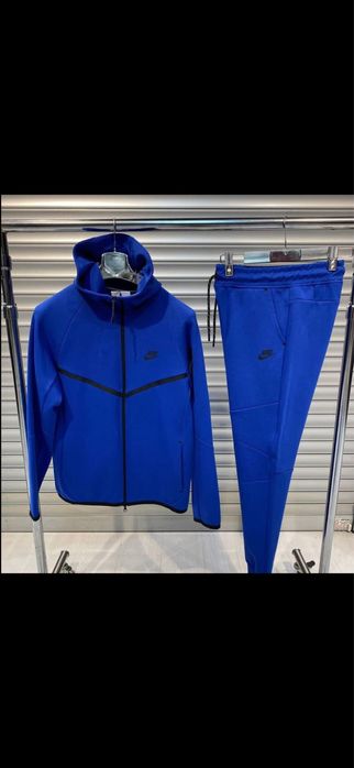 Екип tech fleece син