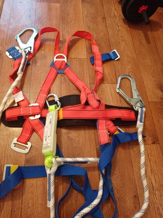 Страховочный пояс новый