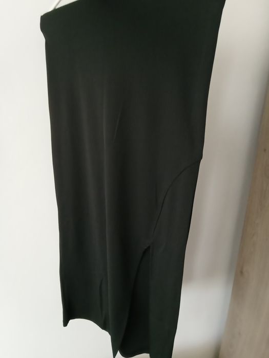 Fusta lunga neagra disponibila