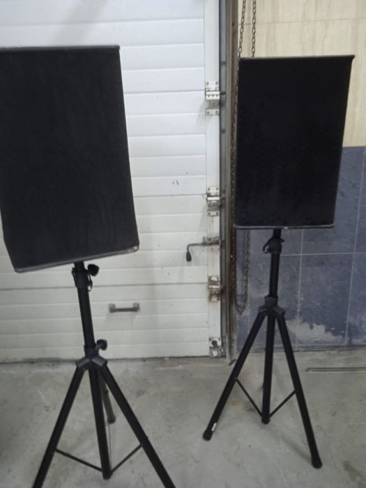 Продам колонки со штативами