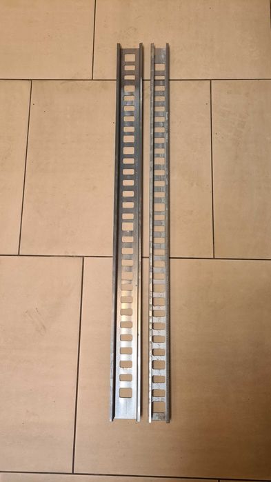 Montanti multiforo reglabil pentru cofraje 1M SET interior/exterior