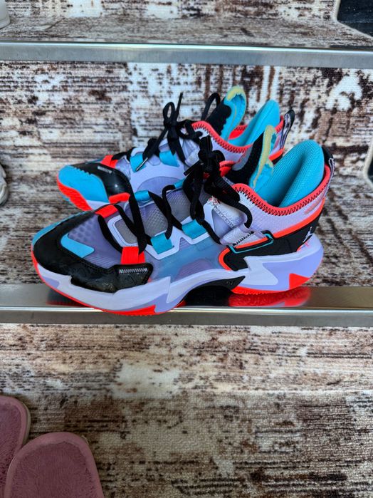 Маратонки за баскетбол Air Jordan.