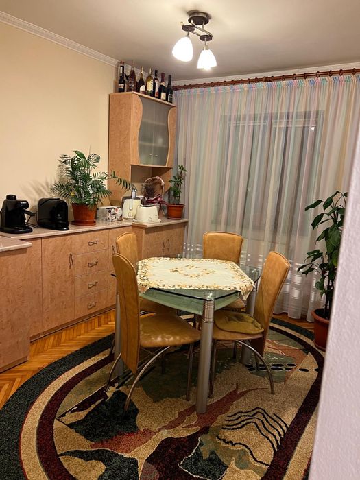 Apartament de vanzare + garaj