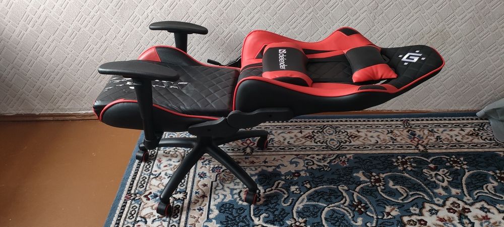 Продам игровое кресло