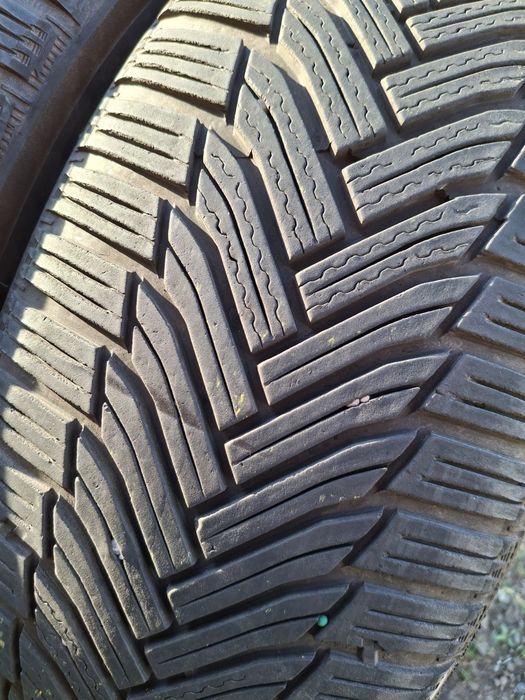 2  Anvelope de iarnă  225 55 r17 Michelin