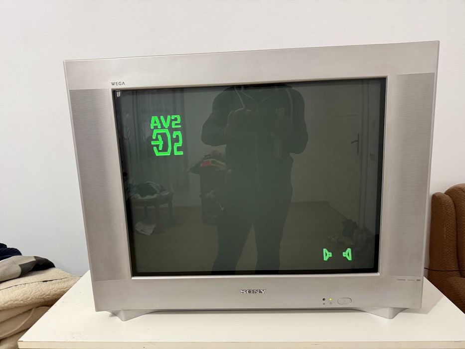 Televizor CRT Sony Trinitron WEGA 72cm, model KV-29CS60K, ecran plat, 300 ore functionare, ca NOU. Rar si ideal pentru retro gaming, VHS si DVD.