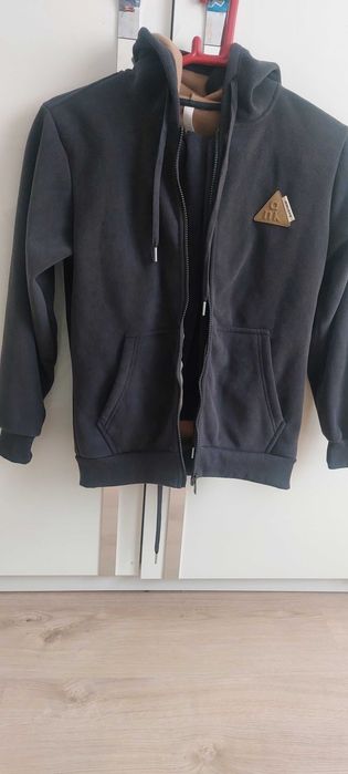 Утепленный спортивный костюм