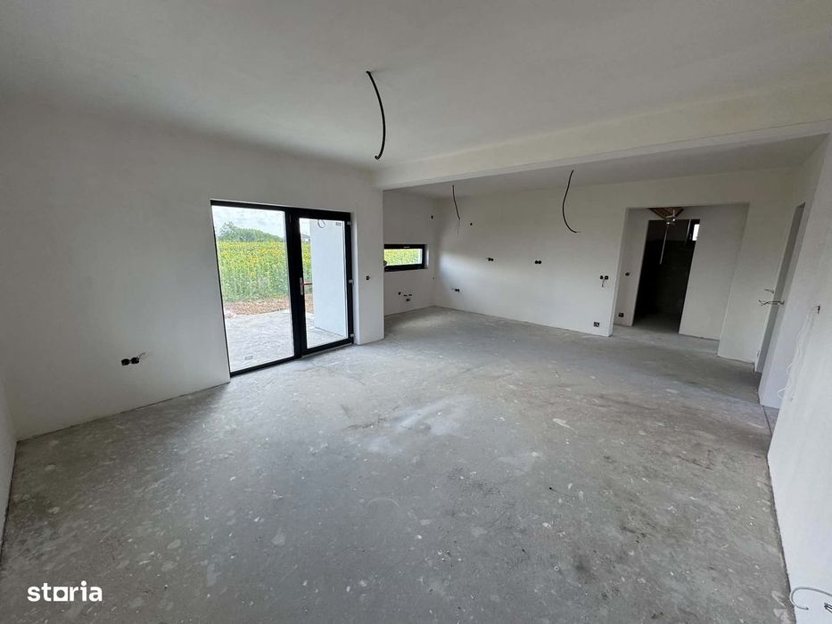 Case noi 3 camere + living , 3.7 ari teren , intrare Odoreu
