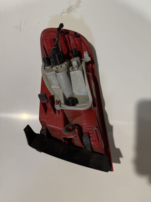 Ляв стоп за Ауди А4 Б8