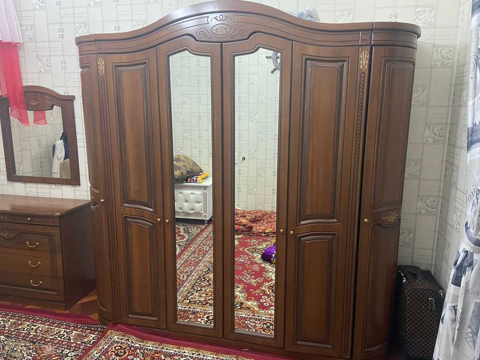 продается спальный гарнитур  беларусская