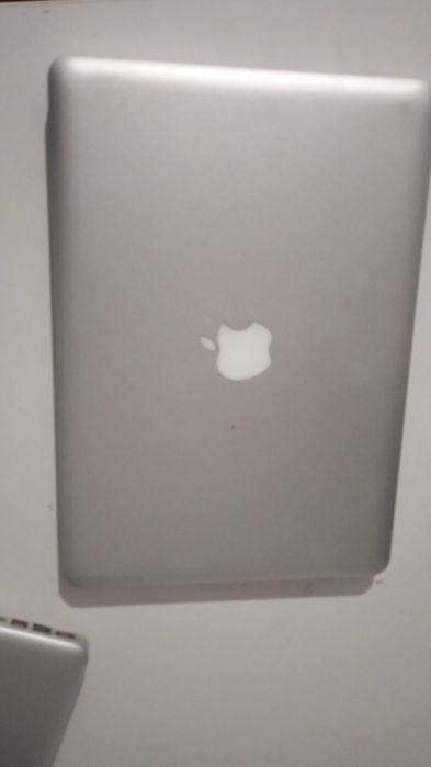 Продам Macbook pro 13