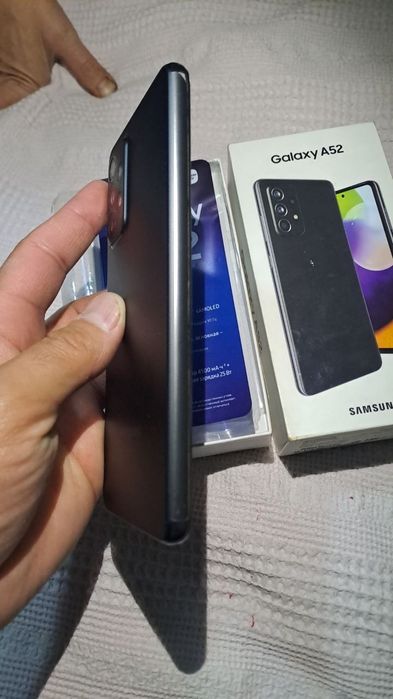 Samsung A52. Holati alo. karobka zaryadnik bor