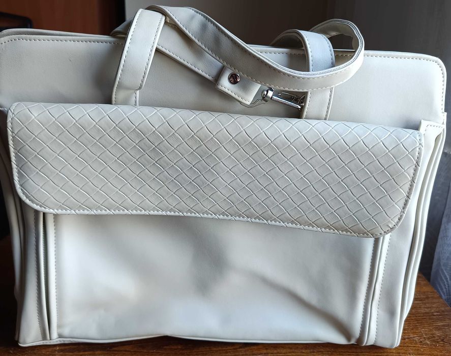 Дамска бяла чанта