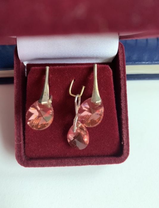 Сребърни бижута с камък цирконий