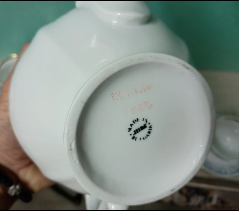 Сервиз за чай / кафе с 15 части, Български порцелан от ИЗИДА