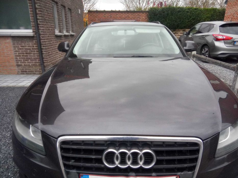 Audi A4,euro5,2009,motor 2l,disel,5 usi,culoare negru, 2 randuri de jante,2chei, 324000 km,masina ajunge di Belgia pe roti,este neinmatriculata