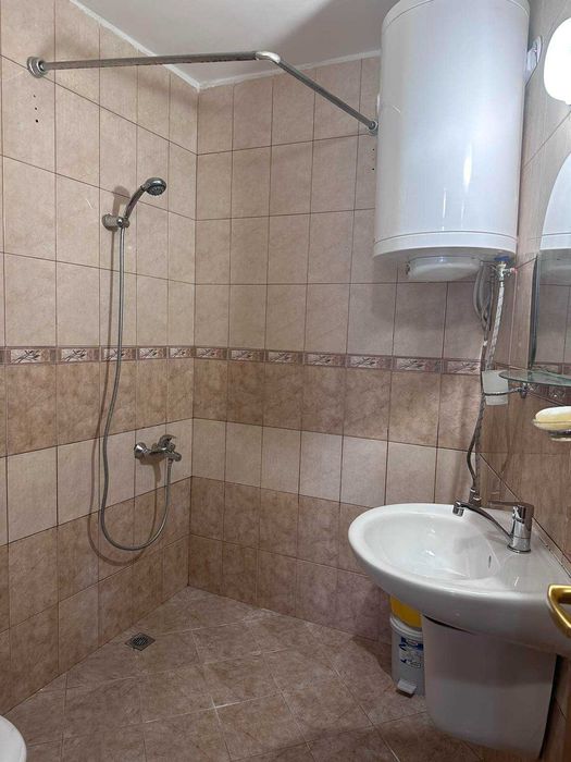 Дава се под наем Тристаен апартамент в Бургас, Център - 110 кв.м за 765 € - Снимка #7