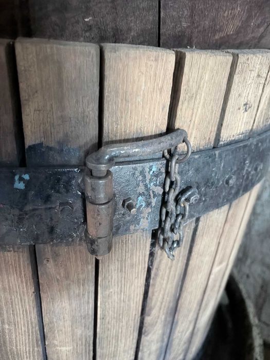 presa de struguei veche in stare de functiune de capacitatea de 800 litri