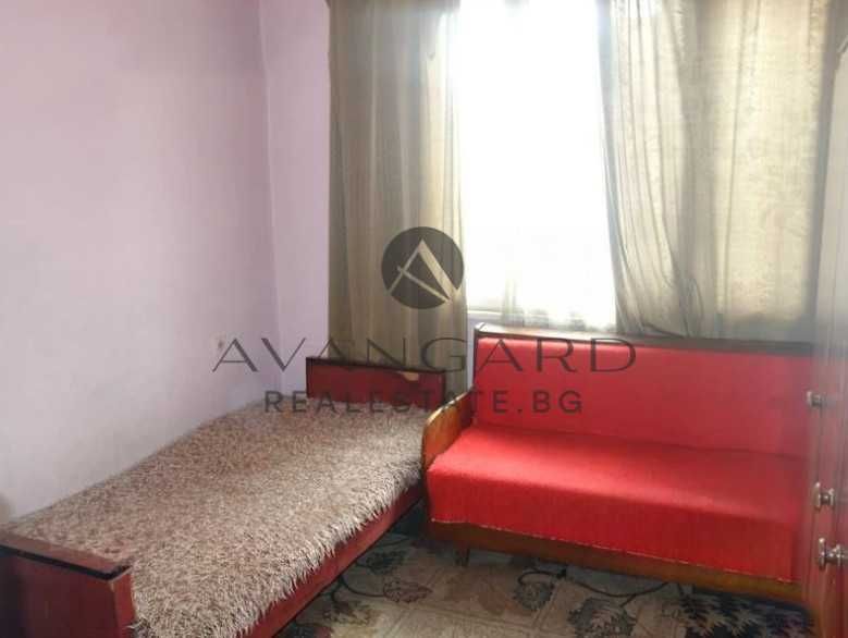 оф.23365 Етаж от къща/ Прослав